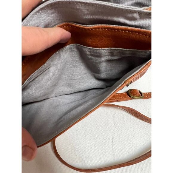 Anthropologie Day & Mood Brown Leather Zipper Crossbody Bag - Picture 5 of 6